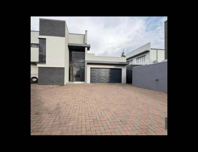 3 BEDROOM HOUSE FOR SALE IN ORMONDE EXT 01